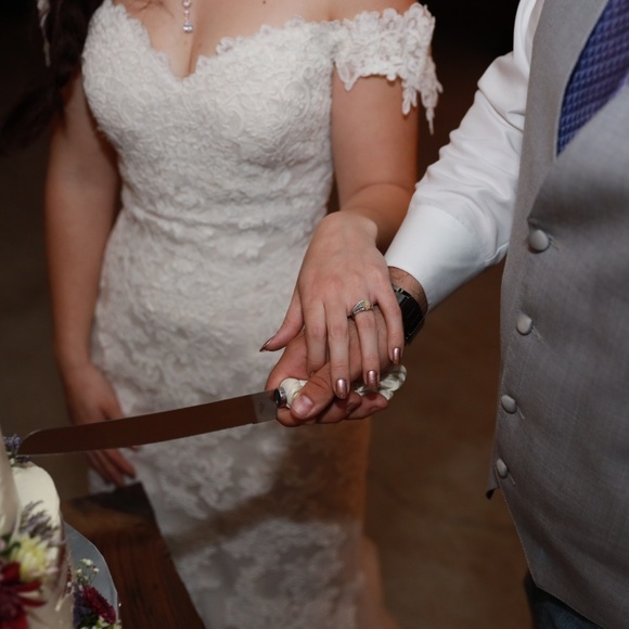 Wedding Dress - Picture 3 of 6